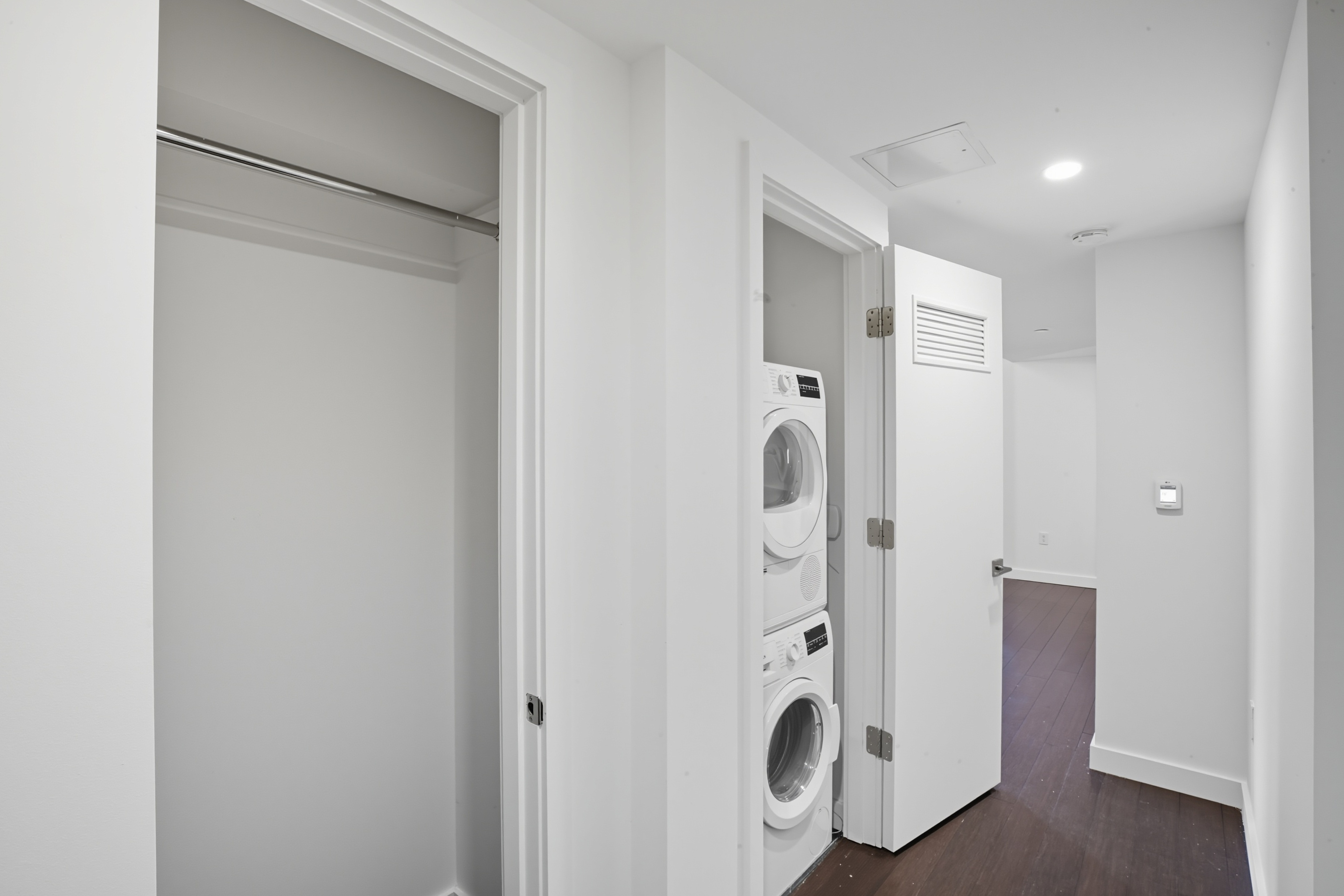 Interior bedroom with closet